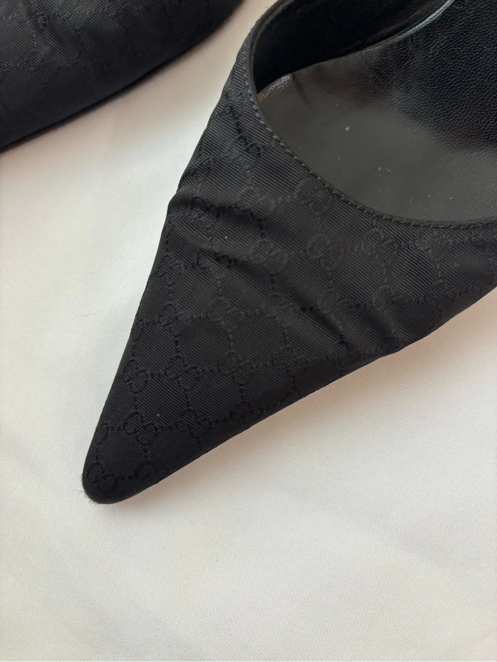 Gucci Black Pointed Toe Slip-On Mules - Picture 2 of 4